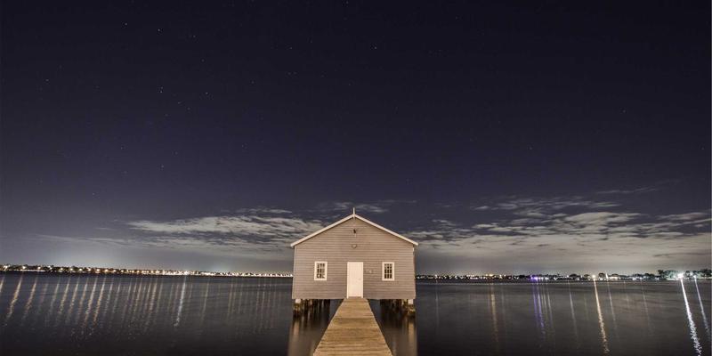 运河工程中的鱼类洄游通道设计与生态补偿机制：平衡水利建设与河道生态